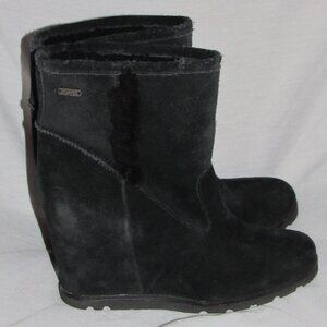 UGG Australia Jade 1008717 Black Suede Wedge Heel Booties Boots Women's sz 9
